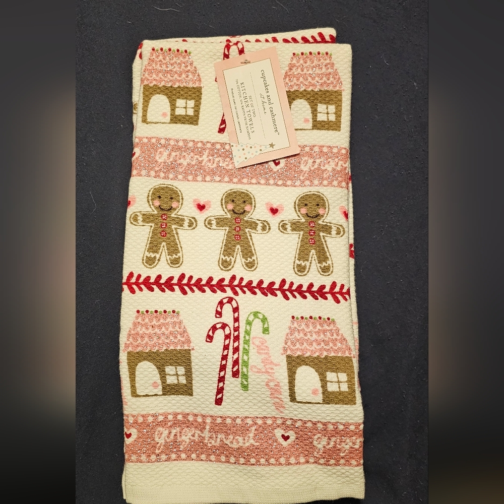 Cupcakes and cashmere Christmas towels